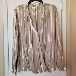 Women's long sleeve top